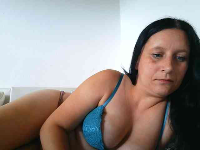 Larasaintporn webcam