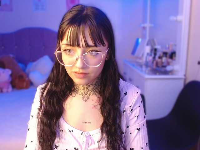 azuna1 live cam on BongaCams