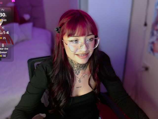azuna1, en directo ahora en BongaCams