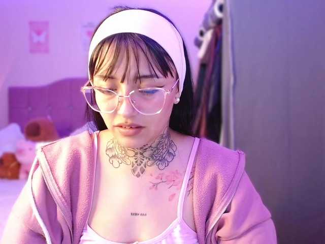 azuna1 live cam on BongaCams