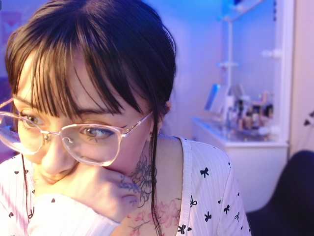 azuna1 live cam on BongaCams