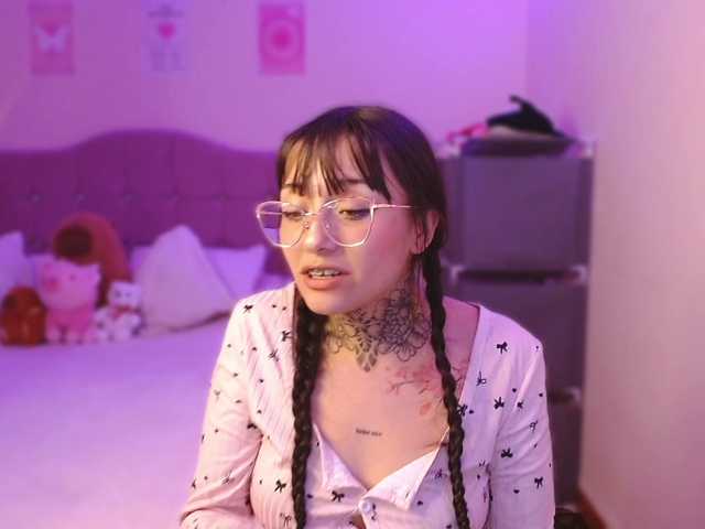 azuna1 live cam on BongaCams