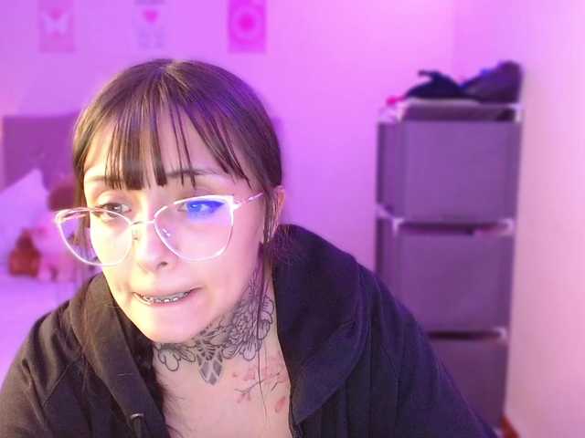 azuna1 live cam on BongaCams