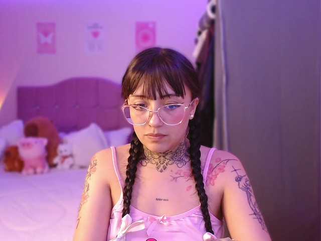azuna1 live cam on BongaCams