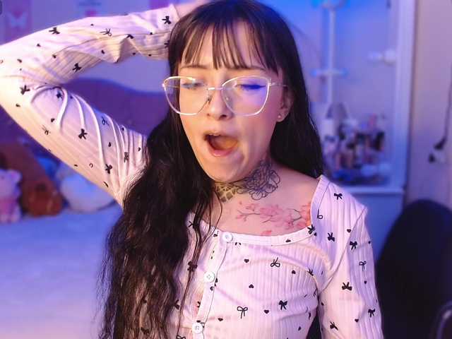 azuna1 live cam on BongaCams