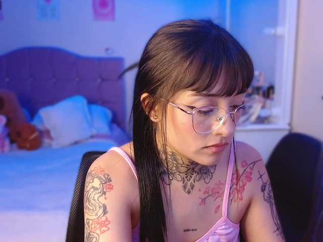 azuna1 live cam on BongaCams