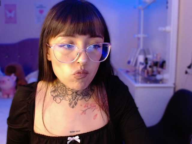 azuna1 live cam on BongaCams