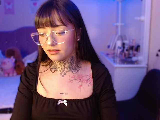 azuna1 live cam on BongaCams