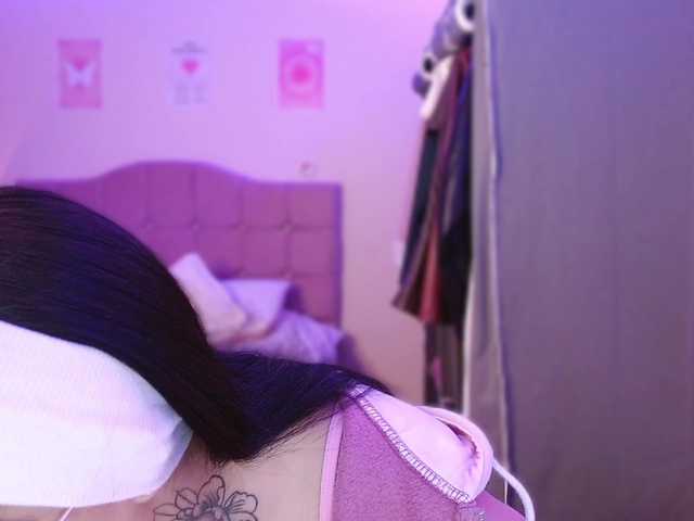 azuna1 live cam on BongaCams