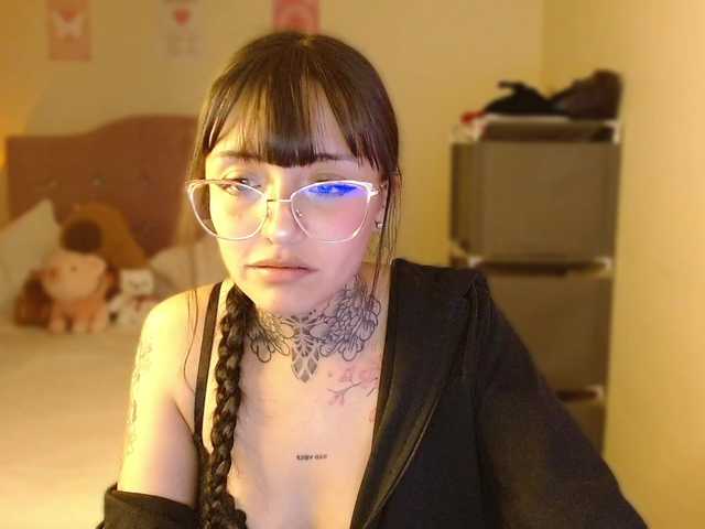 azuna1 live cam on BongaCams