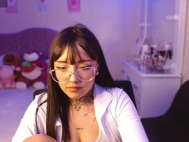 azuna1 live cam on BongaCams