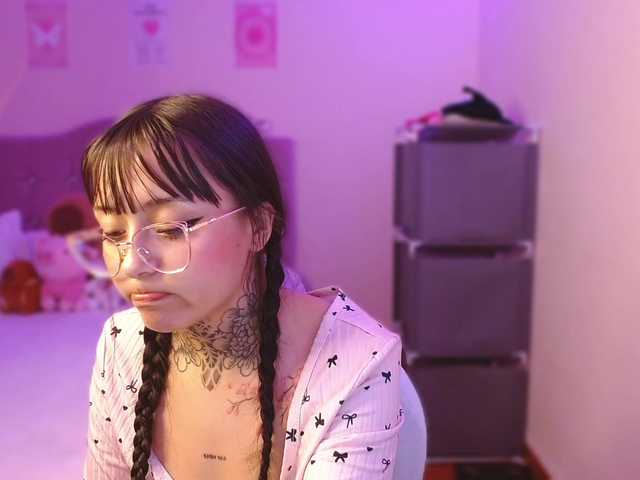 azuna1 live cam on BongaCams