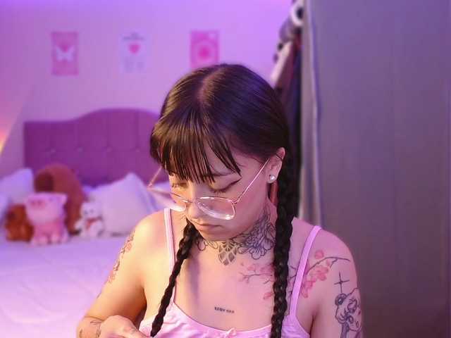 azuna1 live cam on BongaCams