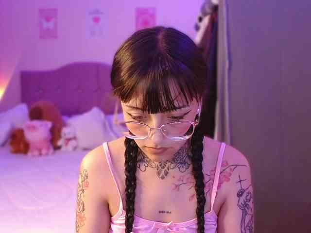 azuna1 Live Webcam on BongaCams