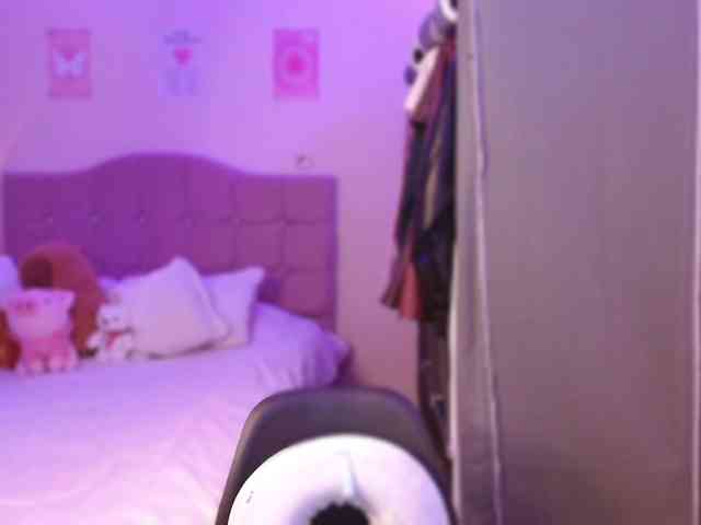 azuna1 Live Webcam on BongaCams