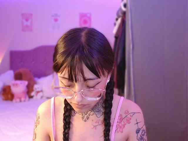 azuna1 Live Webcam on BongaCams