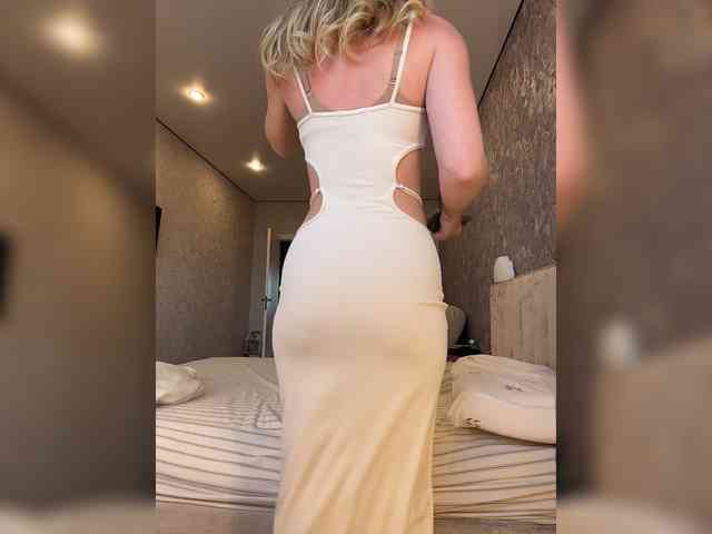 Model: SweetyUAngel