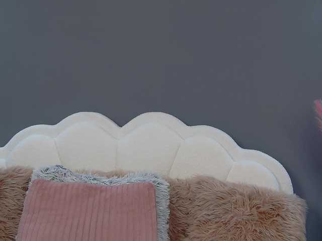 CrystalRed live cam on UnifiedCams