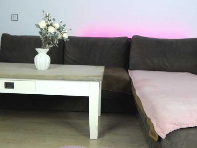 CrystalRed live cam on BongaCams