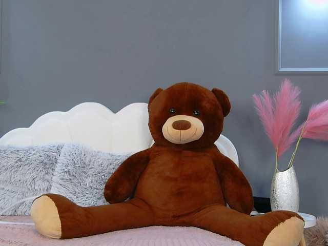 CrystalRed live cam on BongaCams
