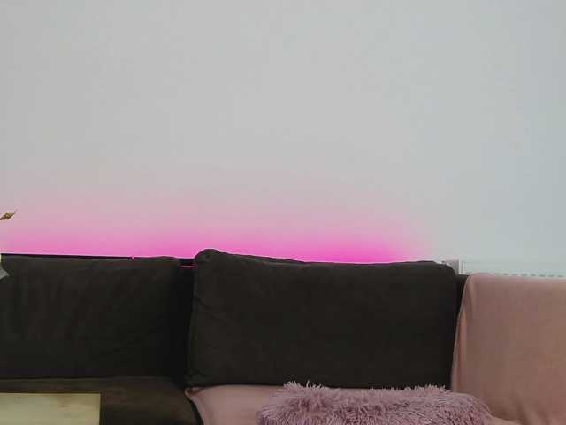 CrystalRed live cam on BongaCams