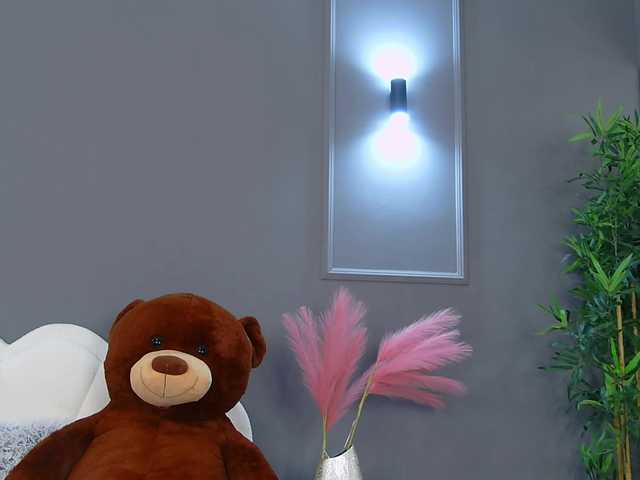 CrystalRed live cam on BongaCams