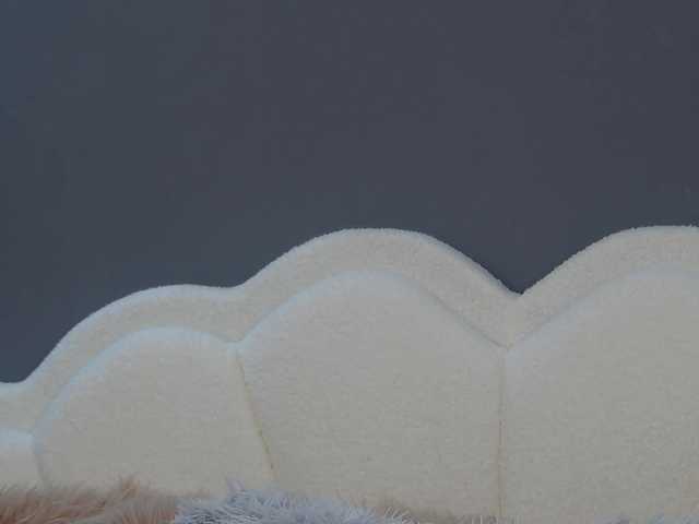 CrystalRed live cam on BongaCams