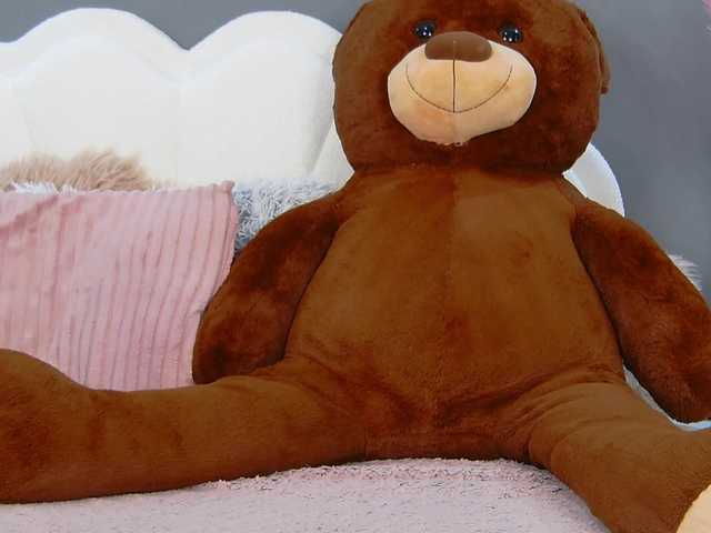CrystalRed live cam on BongaCams
