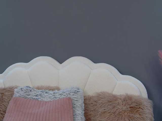 CrystalRed live cam on BongaCams
