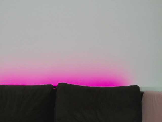 CrystalRed live cam on BongaCams