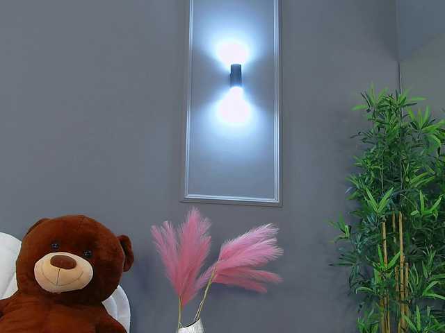 CrystalRed live cam on BongaCams