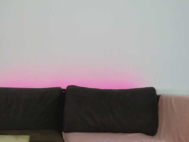 CrystalRed live cam on BongaCams