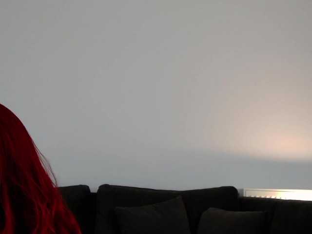 CrystalRed live webcam show