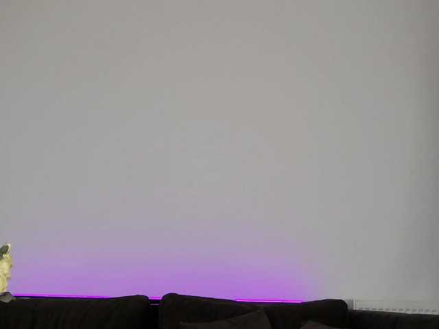 CrystalRed live cam on BongaCams