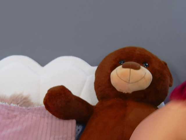 CrystalRed live cam on BongaCams