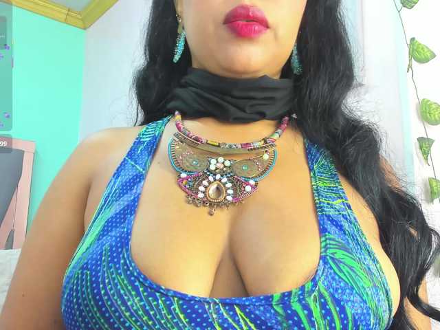 IniyaParul live cam on BongaCams