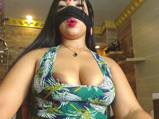 IniyaParul live cam on BongaCams
