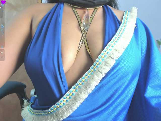 IniyaParul live webcam show