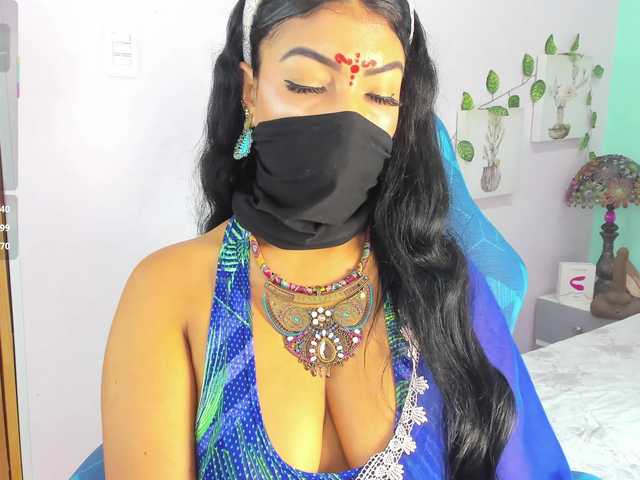 IniyaParul live cam on BongaCams
