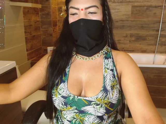 IniyaParul live cam on BongaCams