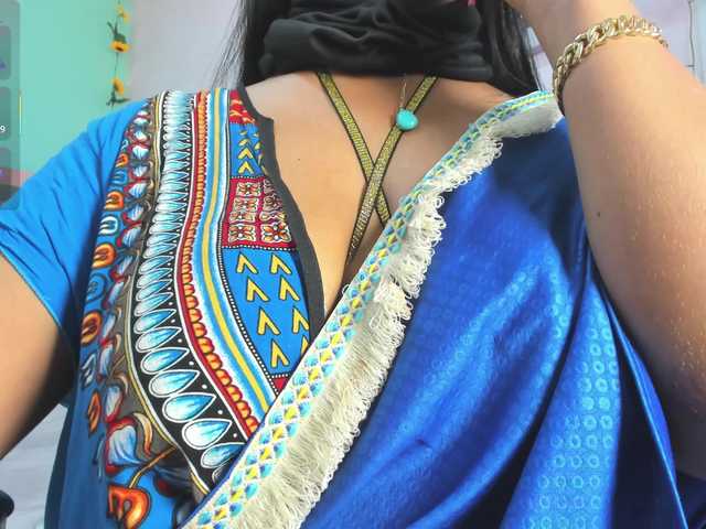 IniyaParul live cam on BongaCams