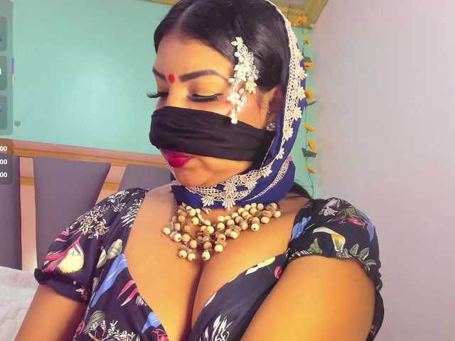 IniyaParul live cam on BongaCams