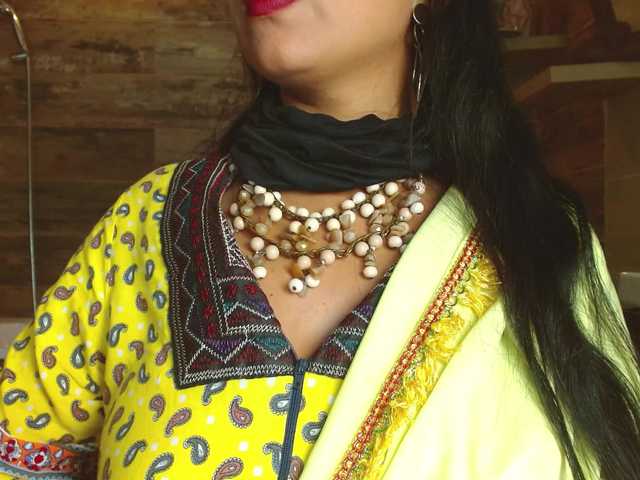 IniyaParul live cam on BongaCams