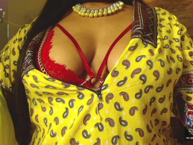 IniyaParul live cam on BongaCams