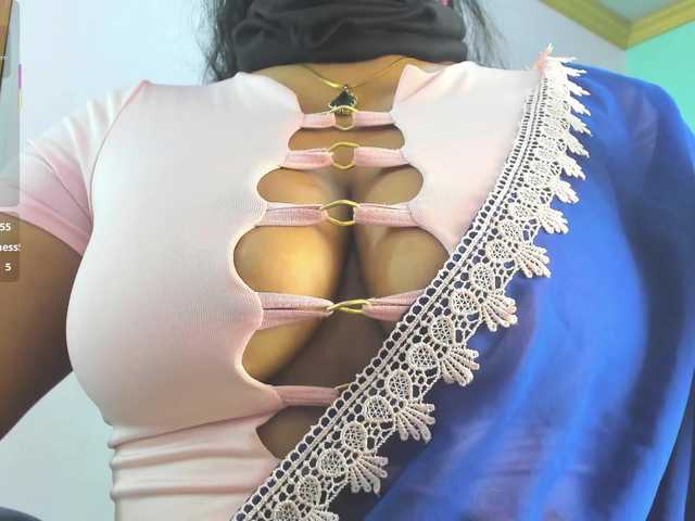 IniyaParul webcam bongacams model stream image