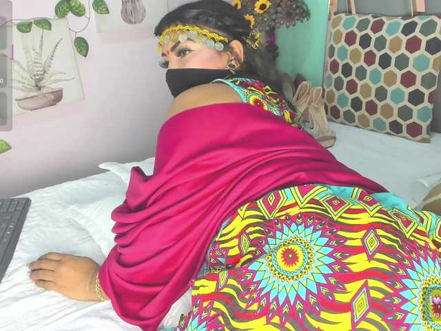 IniyaParul live cam on BongaCams