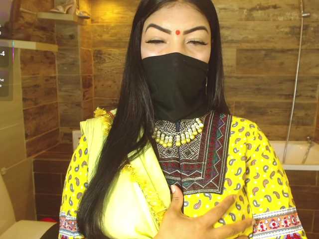 IniyaParul live cam on BongaCams