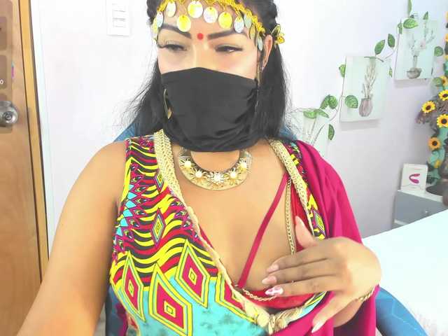 IniyaParul live cam on BongaCams