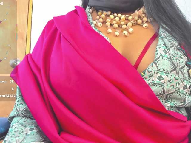 IniyaParul live cam on BongaCams