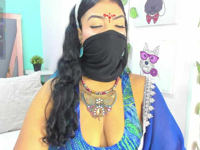 IniyaParul live cam on BongaCams